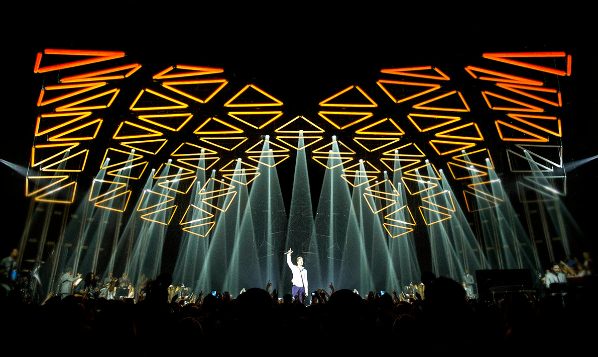 LUAN SANTANA - Image 15